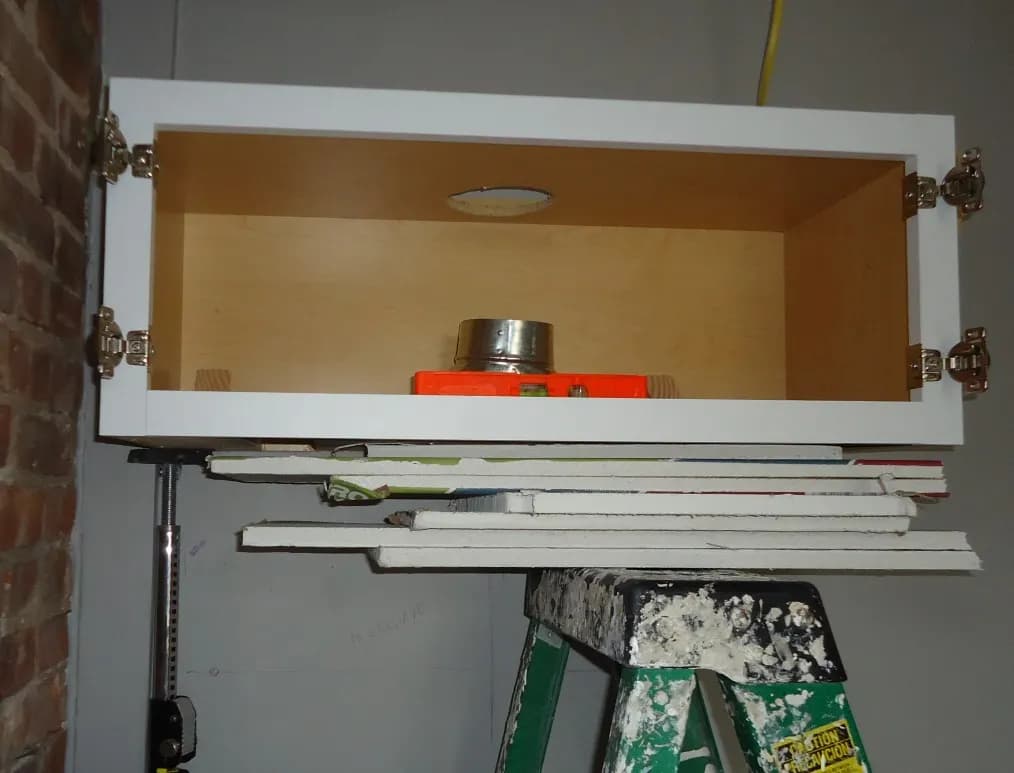 نصب کابینت در کرمان توسط نصاب صدرچوب