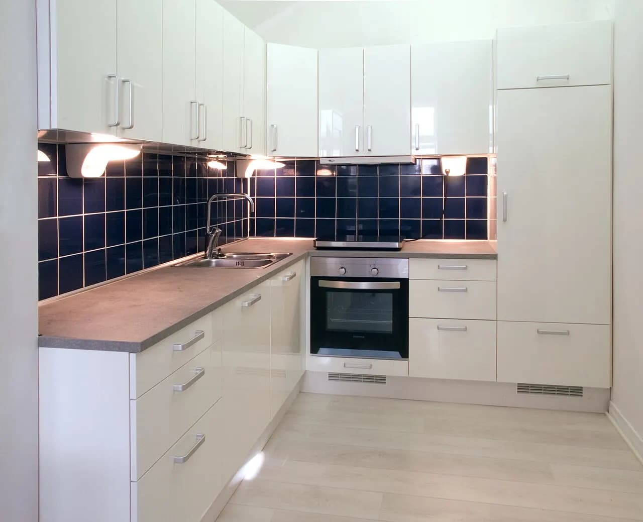 کابینت هایگلاس