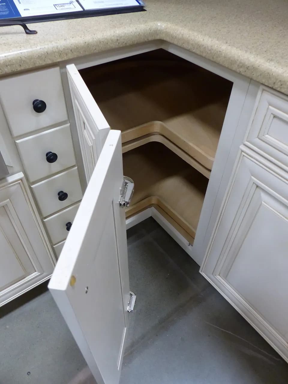 کابینت گوشه ای آشپزخانه