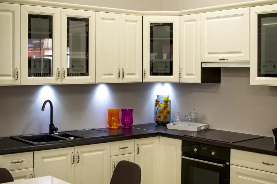 نورپردازی LED زیر کابینت