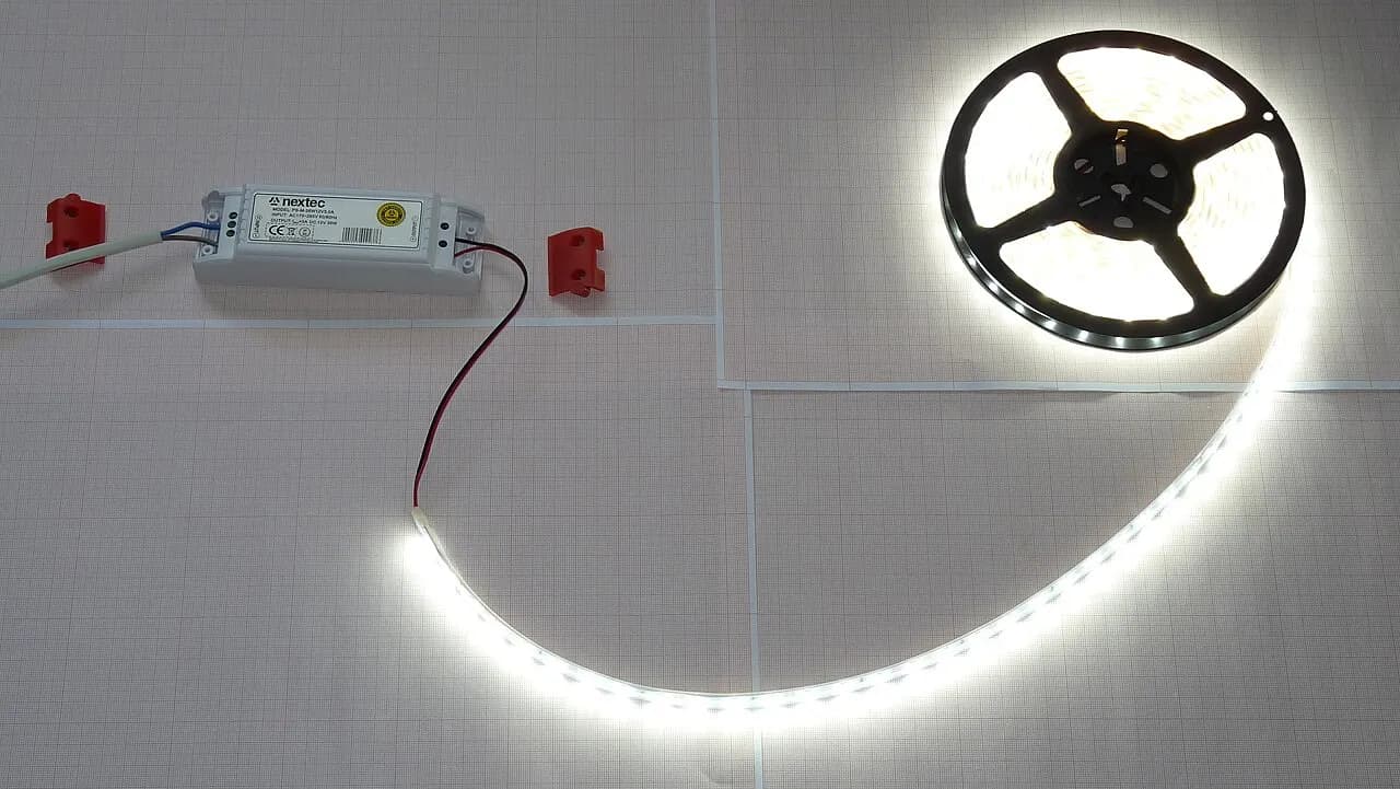 پروفیل LED کابینت