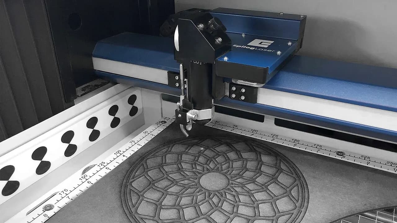 حکاکی CNC روی ام دی اف