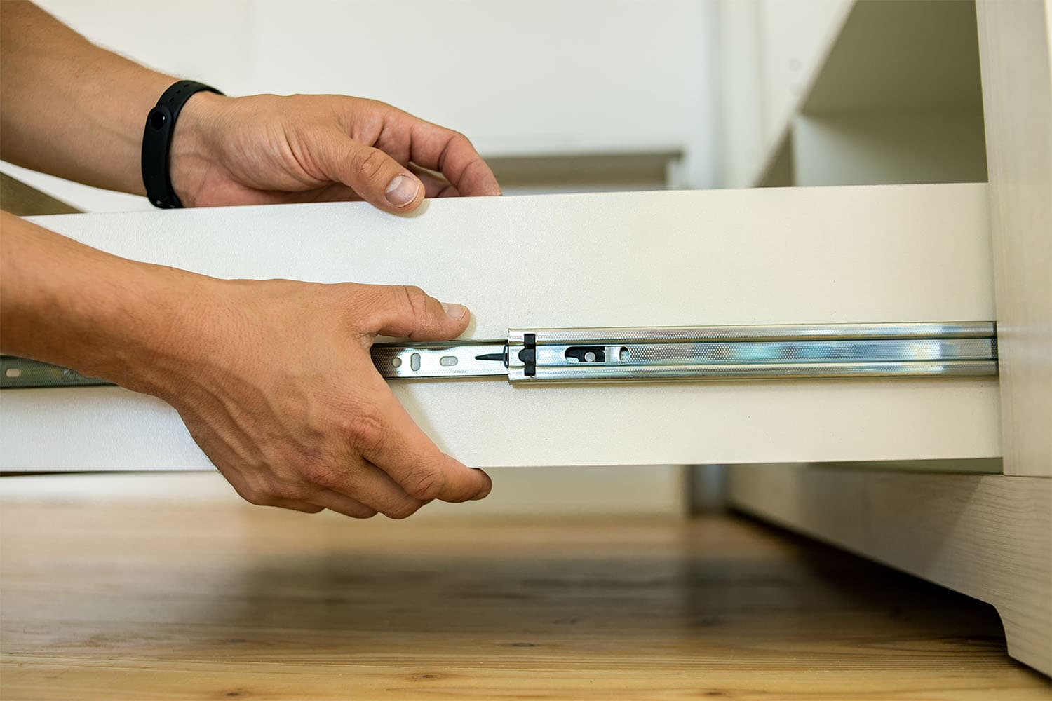 شبکه عاملین نصب صدرچوب؛ نصب کابینت و کمد در شهرهای ایران